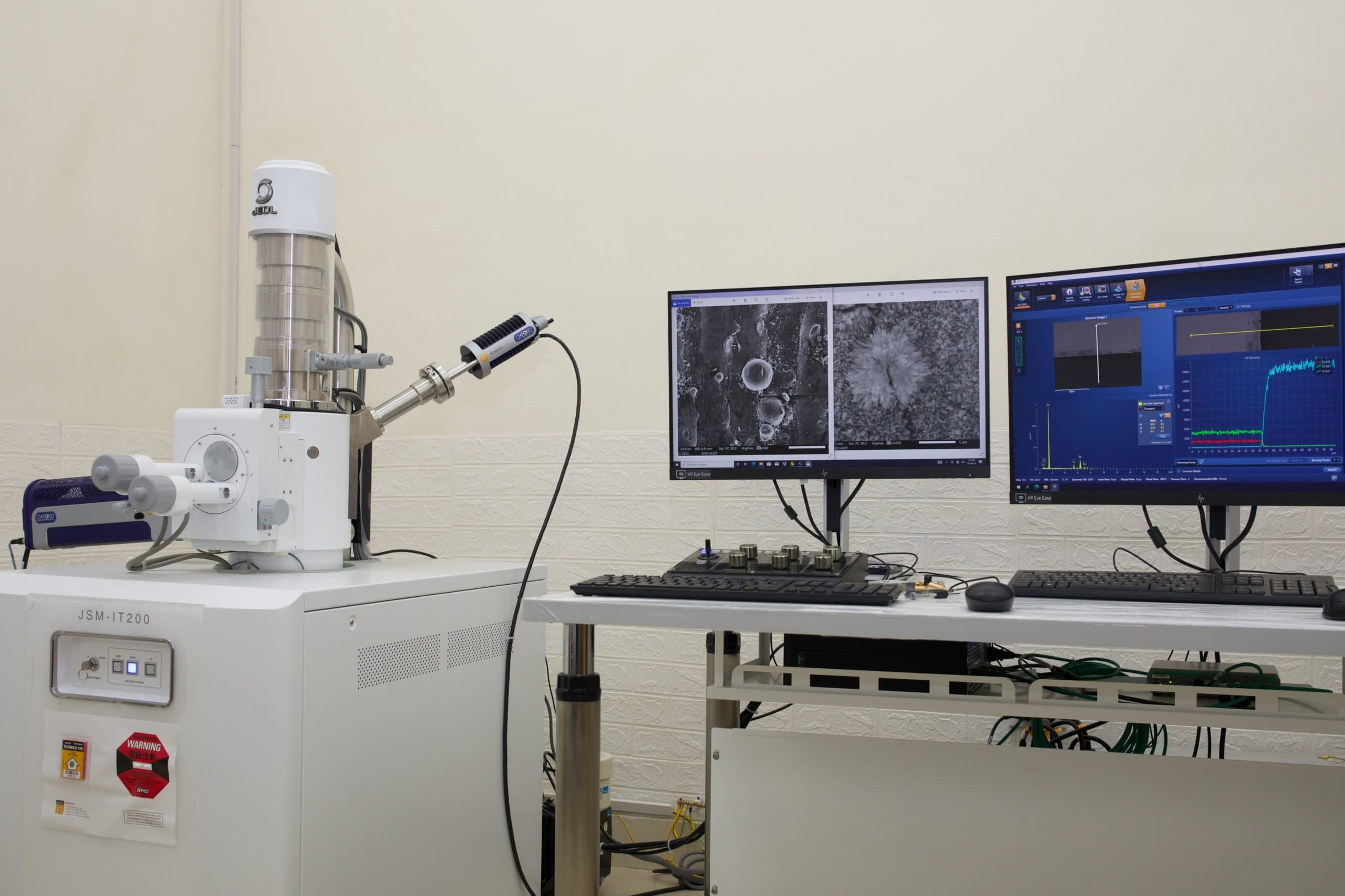 Kính hiển vi điện tử quét / Scanning Electron Microscope (SEM)